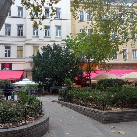 Liszt Ferenc Square Studio Apartment Budapeste Exterior foto